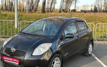 Toyota Yaris III рестайлинг, 2007 год, 654 000 рублей, 3 фотография
