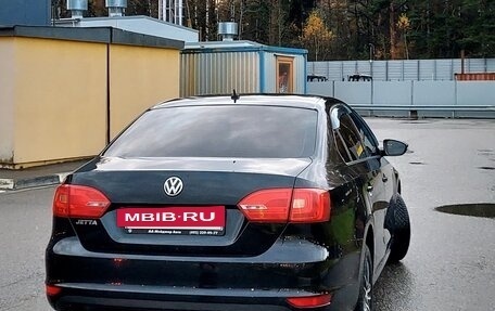 Volkswagen Jetta VI, 2013 год, 1 050 000 рублей, 2 фотография