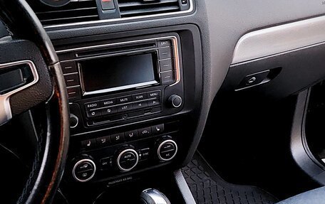 Volkswagen Jetta VI, 2013 год, 1 050 000 рублей, 5 фотография