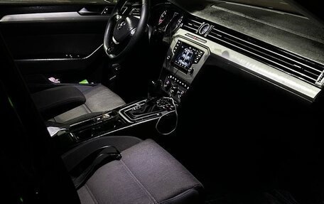 Volkswagen Passat B8 рестайлинг, 2017 год, 1 600 000 рублей, 13 фотография