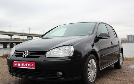 Volkswagen Golf V, 2005 год, 450 000 рублей, 1 фотография