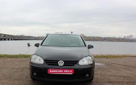 Volkswagen Golf V, 2005 год, 450 000 рублей, 2 фотография