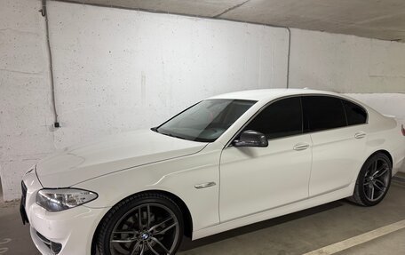 BMW 5 серия, 2013 год, 1 850 000 рублей, 8 фотография