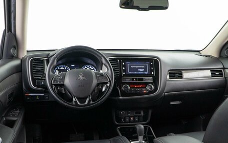 Mitsubishi Outlander III рестайлинг 3, 2019 год, 2 737 560 рублей, 7 фотография