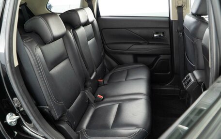 Mitsubishi Outlander III рестайлинг 3, 2019 год, 2 737 560 рублей, 8 фотография