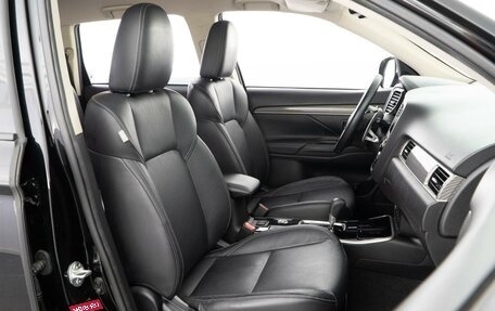 Mitsubishi Outlander III рестайлинг 3, 2019 год, 2 737 560 рублей, 9 фотография