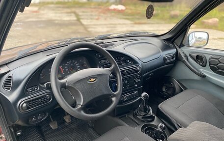 Chevrolet Niva I рестайлинг, 2004 год, 310 000 рублей, 7 фотография