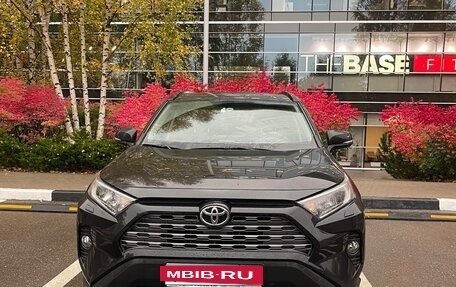 Toyota RAV4, 2020 год, 3 050 000 рублей, 2 фотография
