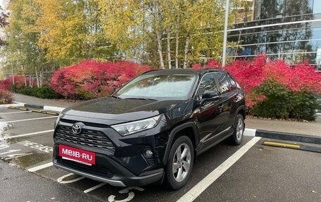 Toyota RAV4, 2020 год, 3 050 000 рублей, 21 фотография