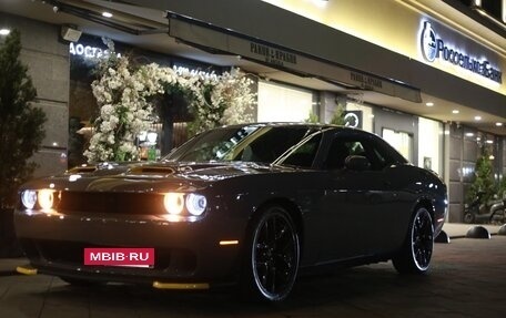 Dodge Challenger III рестайлинг 2, 2022 год, 5 500 000 рублей, 5 фотография