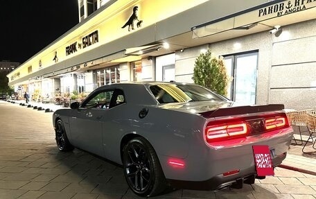 Dodge Challenger III рестайлинг 2, 2022 год, 5 500 000 рублей, 2 фотография