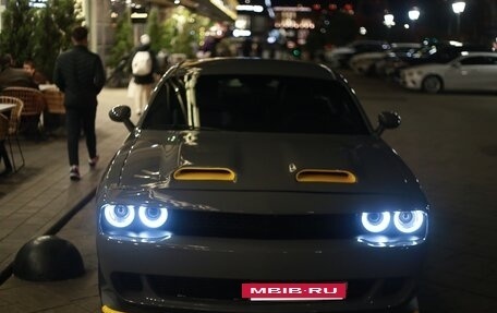 Dodge Challenger III рестайлинг 2, 2022 год, 5 500 000 рублей, 4 фотография