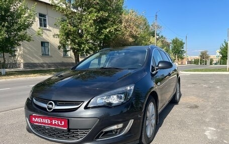 Opel Astra J, 2013 год, 1 050 000 рублей, 1 фотография
