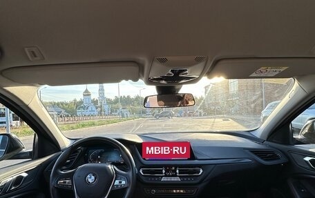 BMW 1 серия, 2020 год, 1 950 000 рублей, 10 фотография