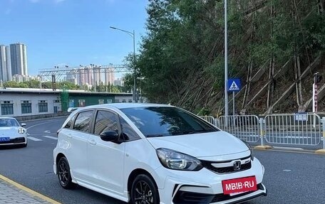 Honda Fit, 2022 год, 1 280 000 рублей, 2 фотография