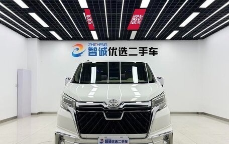 Toyota Granvia, 2024 год, 10 800 000 рублей, 4 фотография