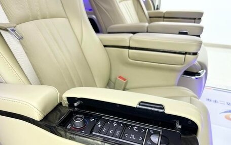 Toyota Granvia, 2024 год, 10 800 000 рублей, 15 фотография