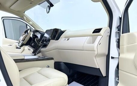 Toyota Granvia, 2024 год, 10 800 000 рублей, 17 фотография