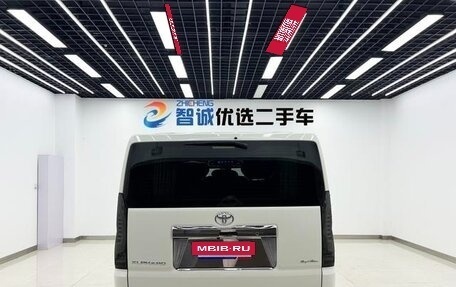 Toyota Granvia, 2024 год, 10 800 000 рублей, 5 фотография