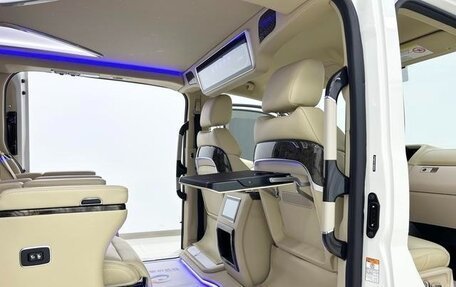 Toyota Granvia, 2024 год, 10 800 000 рублей, 10 фотография