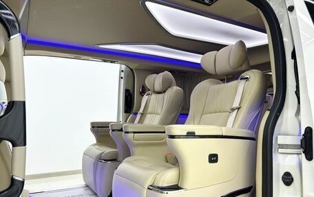 Toyota Granvia, 2024 год, 10 800 000 рублей, 23 фотография