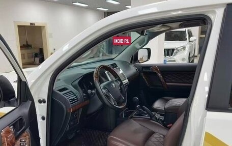Toyota Land Cruiser Prado 150 рестайлинг 2, 2023 год, 8 100 000 рублей, 8 фотография