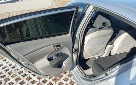 Honda Insight II рестайлинг, 2009 год, 820 000 рублей, 14 фотография