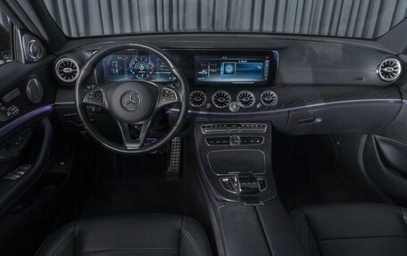 Mercedes-Benz E-Класс, 2017 год, 3 590 000 рублей, 6 фотография