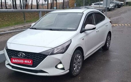 Hyundai Solaris II рестайлинг, 2020 год, 1 300 000 рублей, 4 фотография