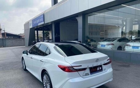 Toyota Camry, 2024 год, 3 250 000 рублей, 2 фотография