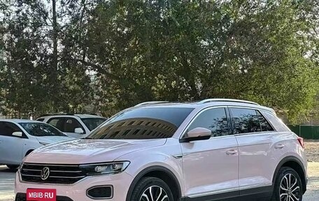 Volkswagen T-Roc I, 2021 год, 1 670 000 рублей, 1 фотография