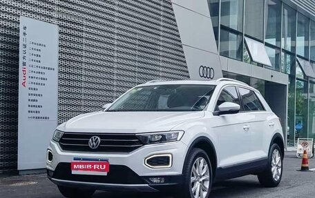 Volkswagen T-Roc I, 2022 год, 1 600 000 рублей, 1 фотография