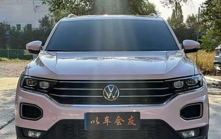 Volkswagen T-Roc I, 2021 год, 1 670 000 рублей, 2 фотография