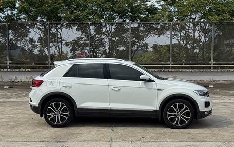 Volkswagen T-Roc I, 2022 год, 1 700 000 рублей, 4 фотография