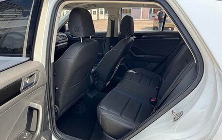 Volkswagen T-Roc I, 2022 год, 1 700 000 рублей, 9 фотография