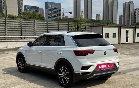 Volkswagen T-Roc I, 2022 год, 1 700 000 рублей, 7 фотография