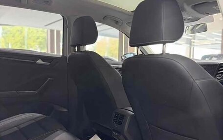 Volkswagen T-Roc I, 2022 год, 1 500 000 рублей, 10 фотография