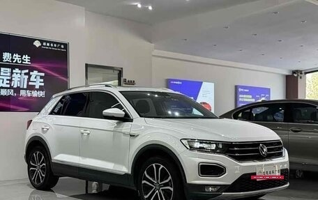 Volkswagen T-Roc I, 2022 год, 1 500 000 рублей, 3 фотография