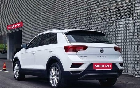 Volkswagen T-Roc I, 2022 год, 1 600 000 рублей, 6 фотография