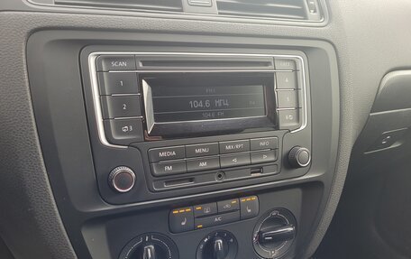 Volkswagen Jetta VI, 2015 год, 1 300 000 рублей, 13 фотография