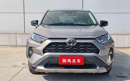 Toyota RAV4, 2022 год, 3 000 000 рублей, 3 фотография