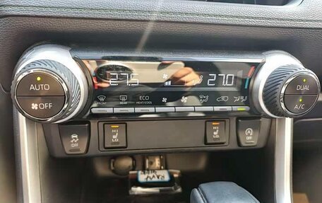 Toyota RAV4, 2022 год, 3 000 000 рублей, 13 фотография