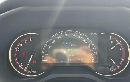 Toyota RAV4, 2022 год, 3 000 000 рублей, 10 фотография