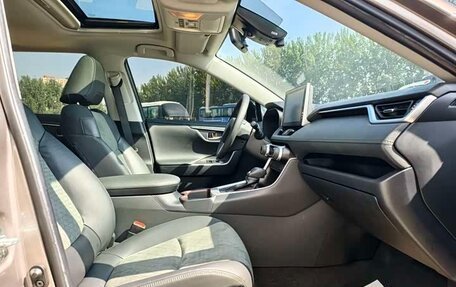 Toyota RAV4, 2022 год, 3 000 000 рублей, 15 фотография