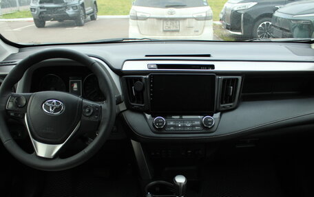 Toyota RAV4, 2016 год, 1 890 000 рублей, 17 фотография