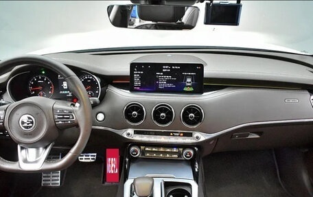 KIA Stinger I, 2021 год, 2 430 000 рублей, 8 фотография