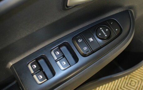 KIA Rio IV, 2018 год, 1 566 000 рублей, 13 фотография