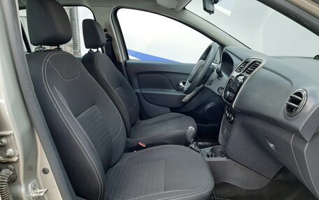 Renault Logan II, 2015 год, 630 000 рублей, 11 фотография