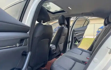 Mazda 3, 2022 год, 1 700 000 рублей, 14 фотография