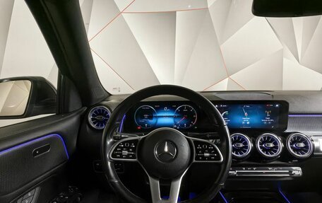 Mercedes-Benz GLB, 2021 год, 2 997 000 рублей, 17 фотография